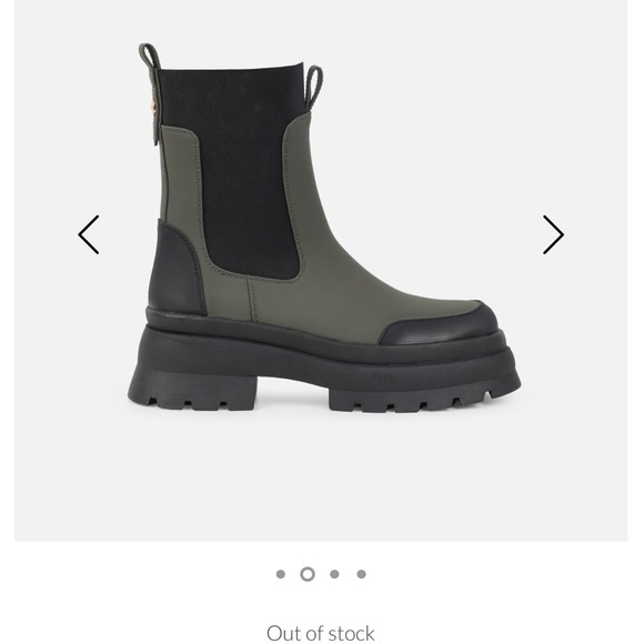 Boots *SOLD* 🚨 - Picture 3 of 4